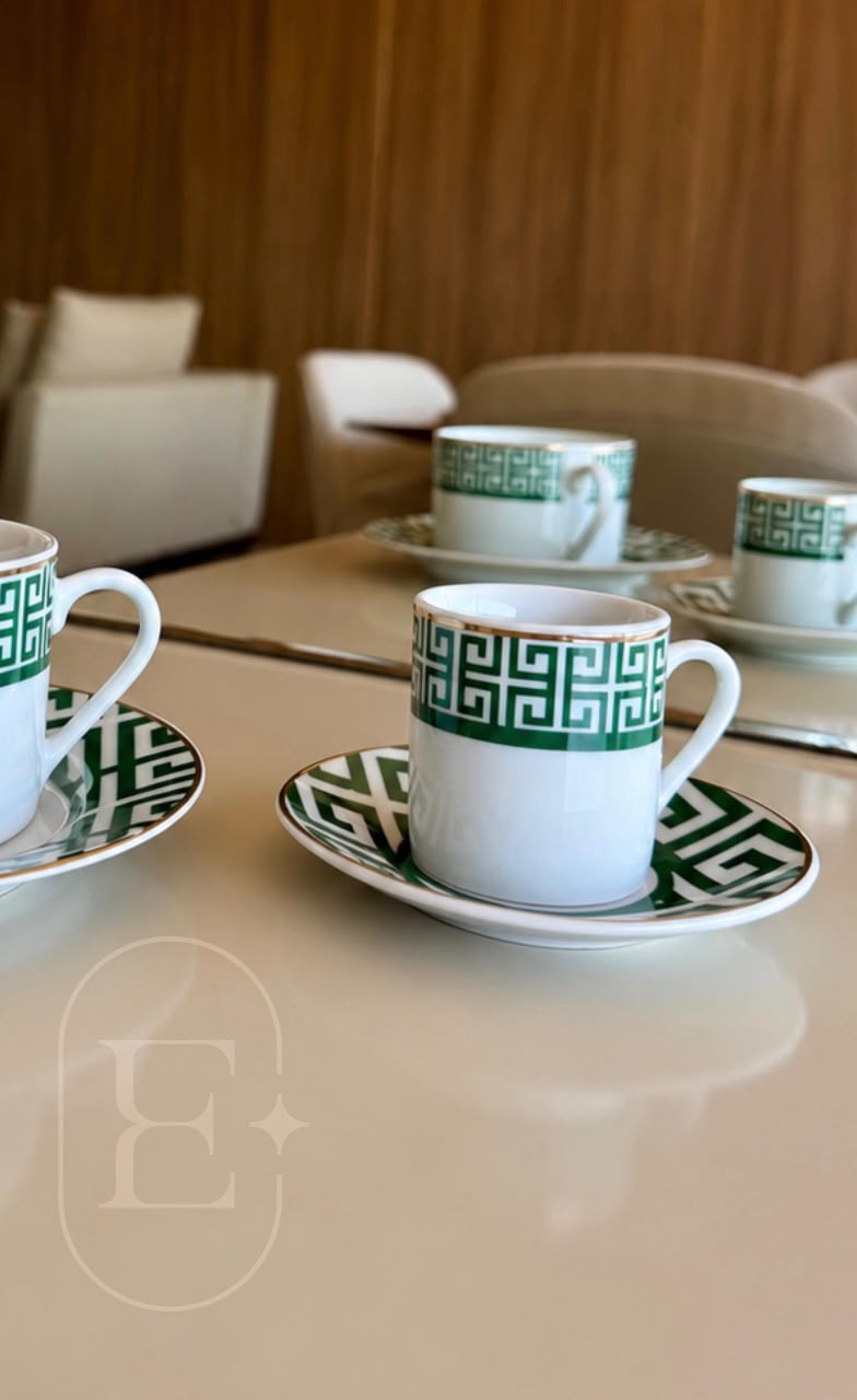 XICARÁ DE CAFÉ GRECCO EM PORCELANA COM FILADO DOURADO (CONJ 06)